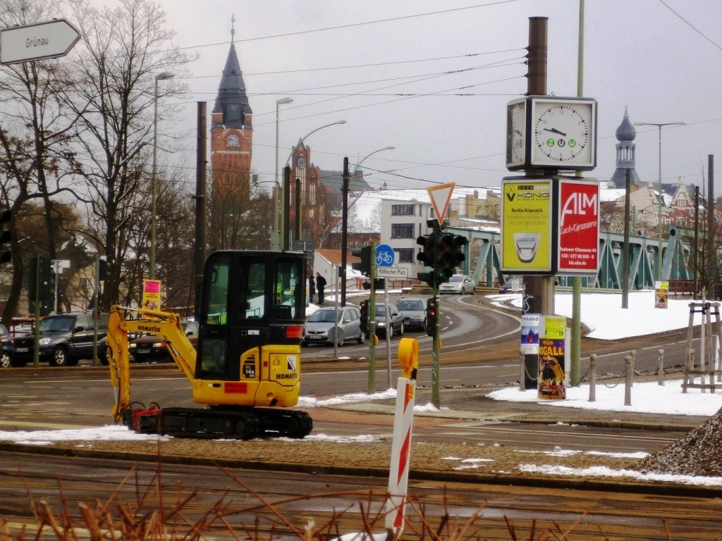 Minibagger KOMATSU PC14 mit Fräse