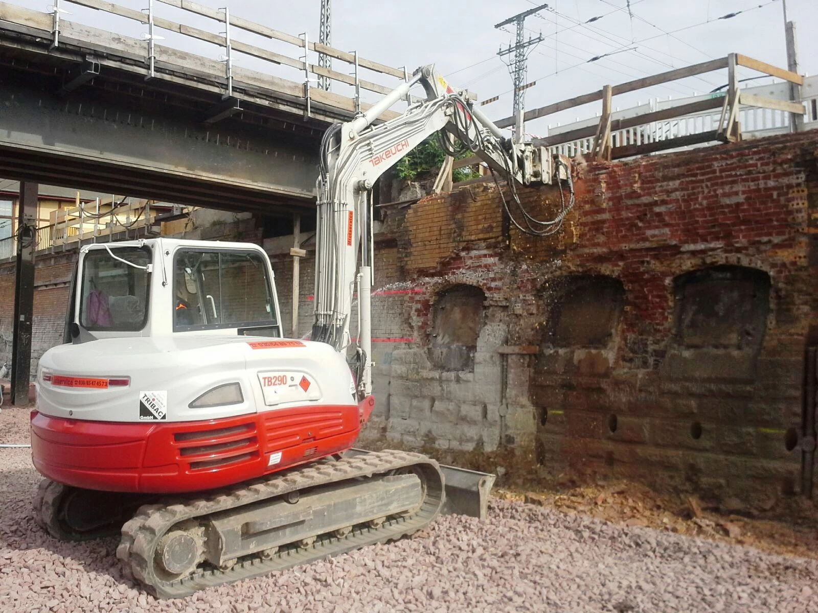 TAKEUCHI TB290 mit ERKAT Fräse